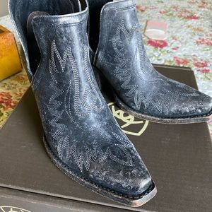 Ariat Dixon bootie